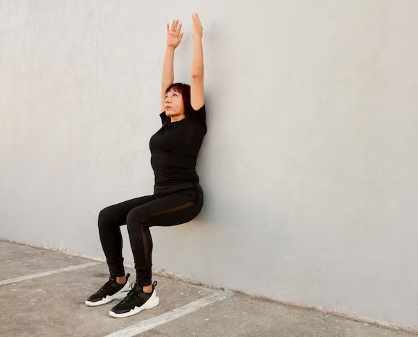 Wall Sit: Latihan Kekuatan Kaki yang Efektif
