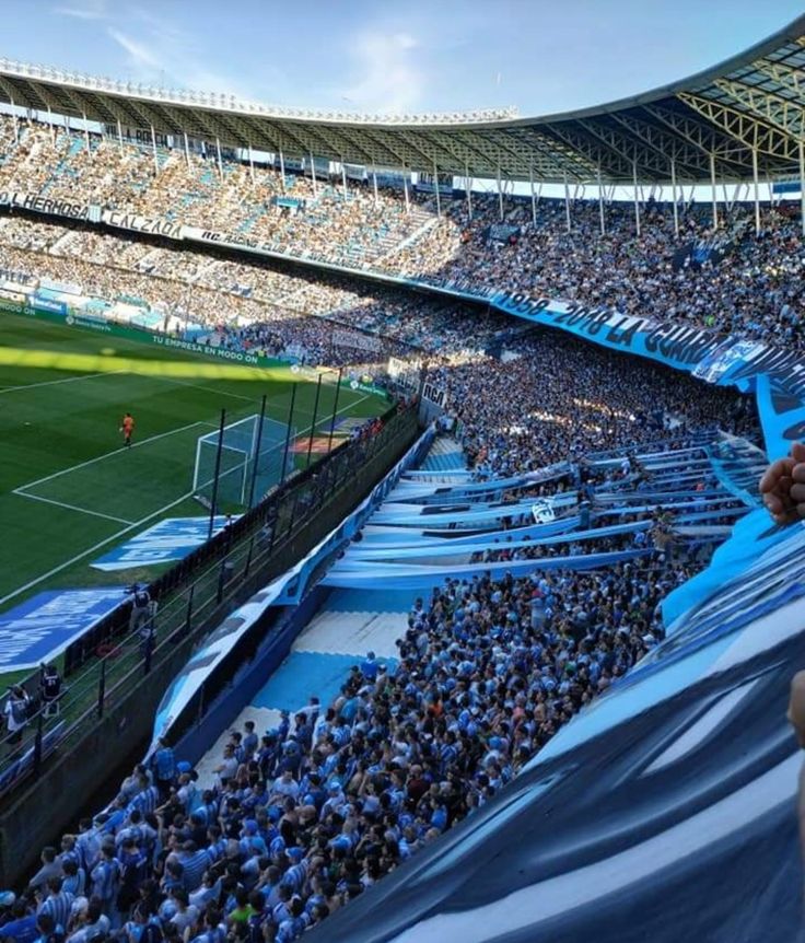 Racing Club pengembangan identitas lokal